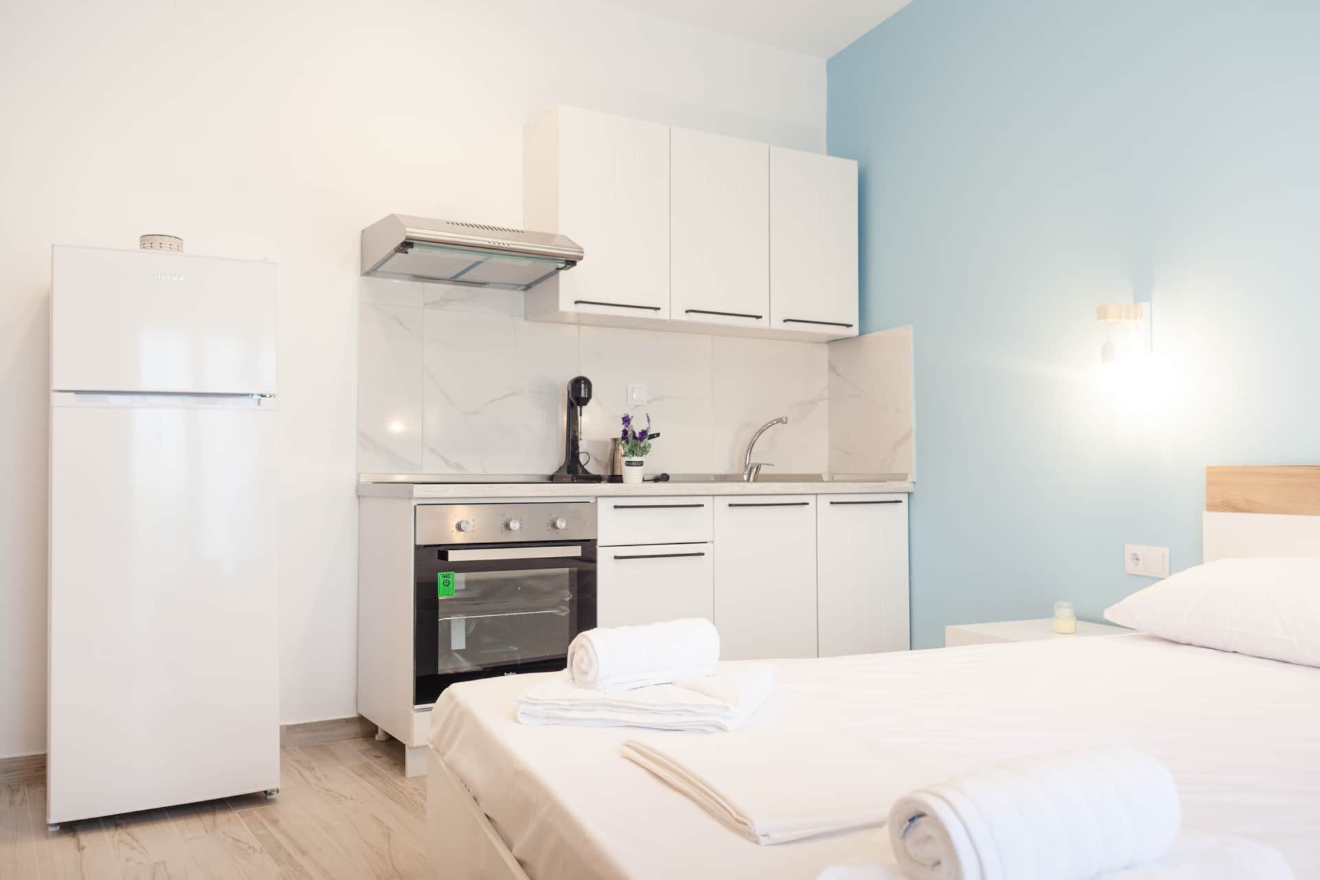 Studio Apartment 2 Photo 4