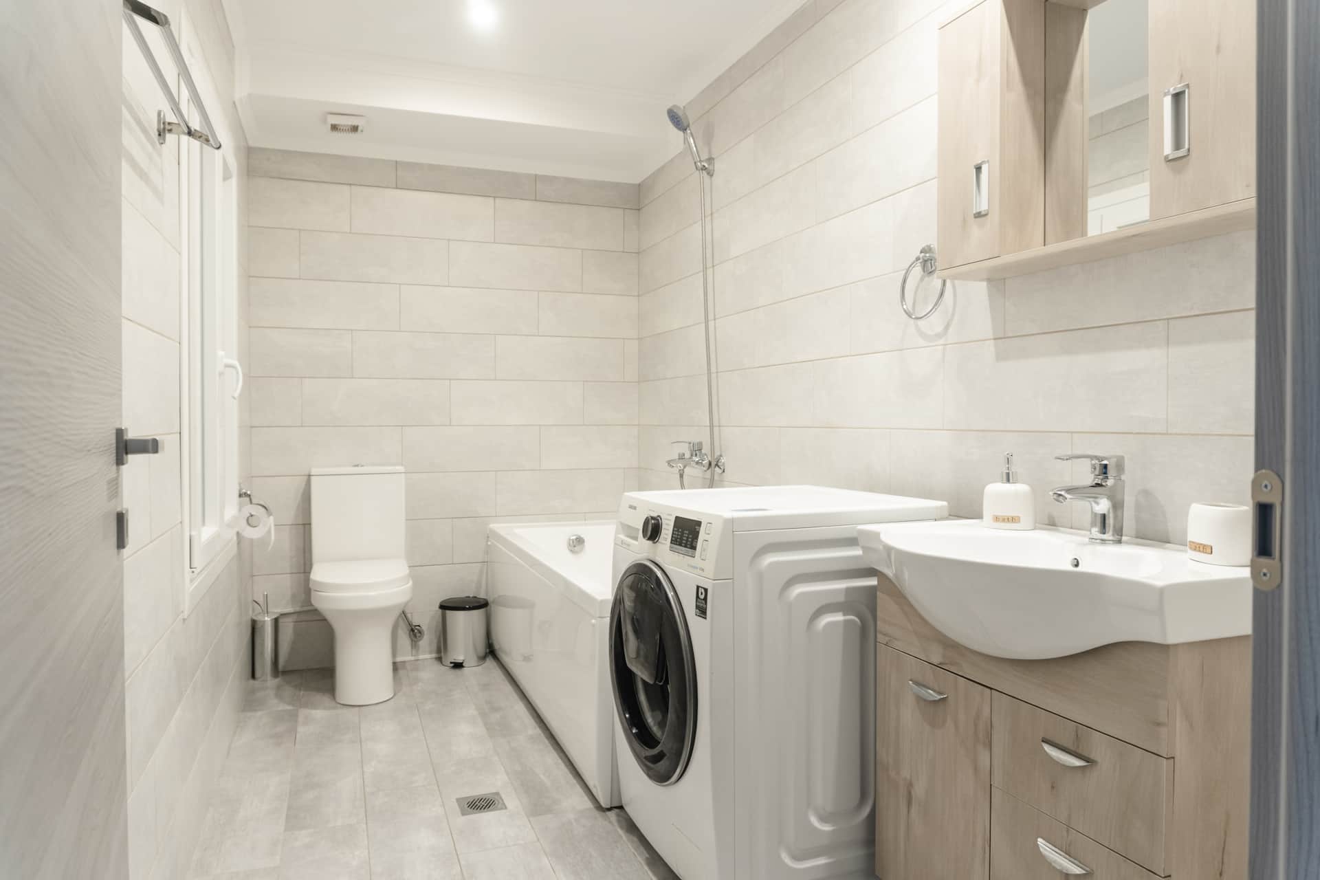 Two-Bedroom Luxury Apartment Photo 4