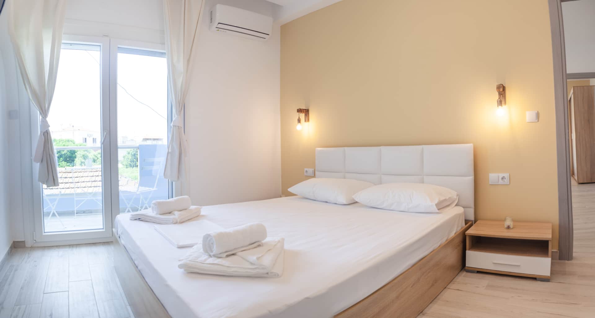 Two-Bedroom Luxury Apartment Photo 5